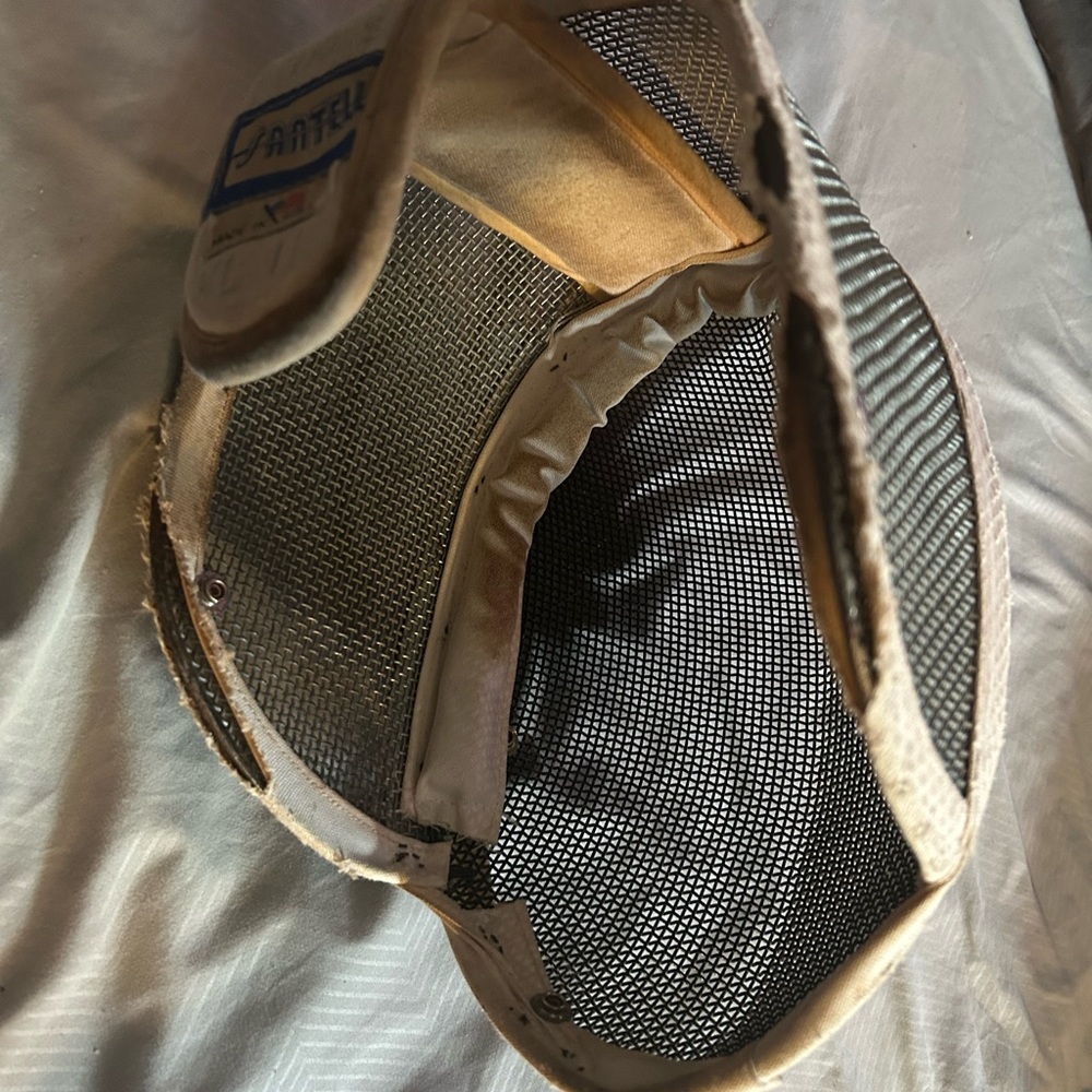 Santelli Fencing Mask with Mesh Front - Picture 5 of 7